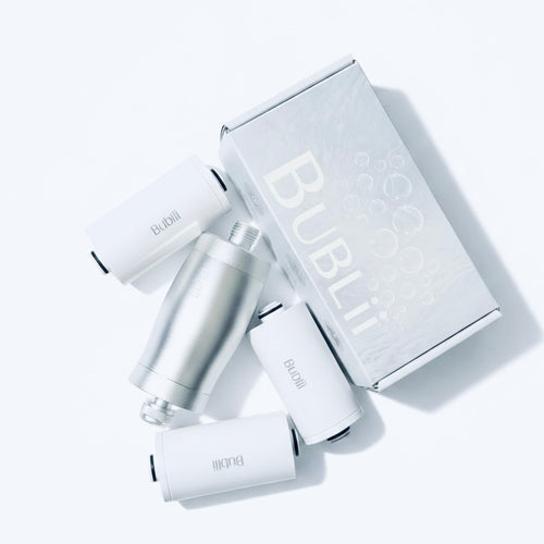 BUBLII Shower Filter Year Bundle
1 BUBLii personal care devices in silver + 3 shower filter refill cartridge arranged on a white surface next to their branded packaging box.